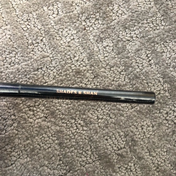 Shades by Shan the Gel Eyeliner 0.28g in TAPIOCA PEARL (silver black) - Picture 3 of 6